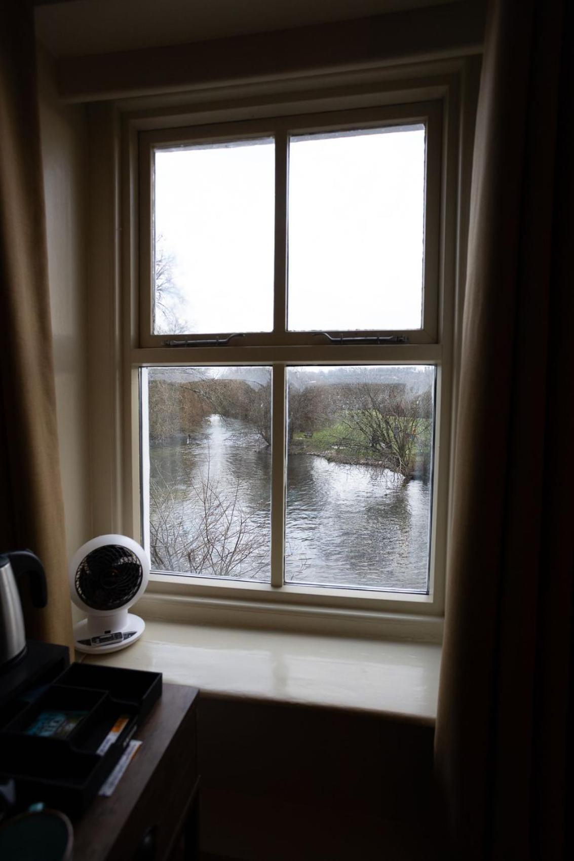 Old Mill Hotel 索尔兹伯里 外观 照片