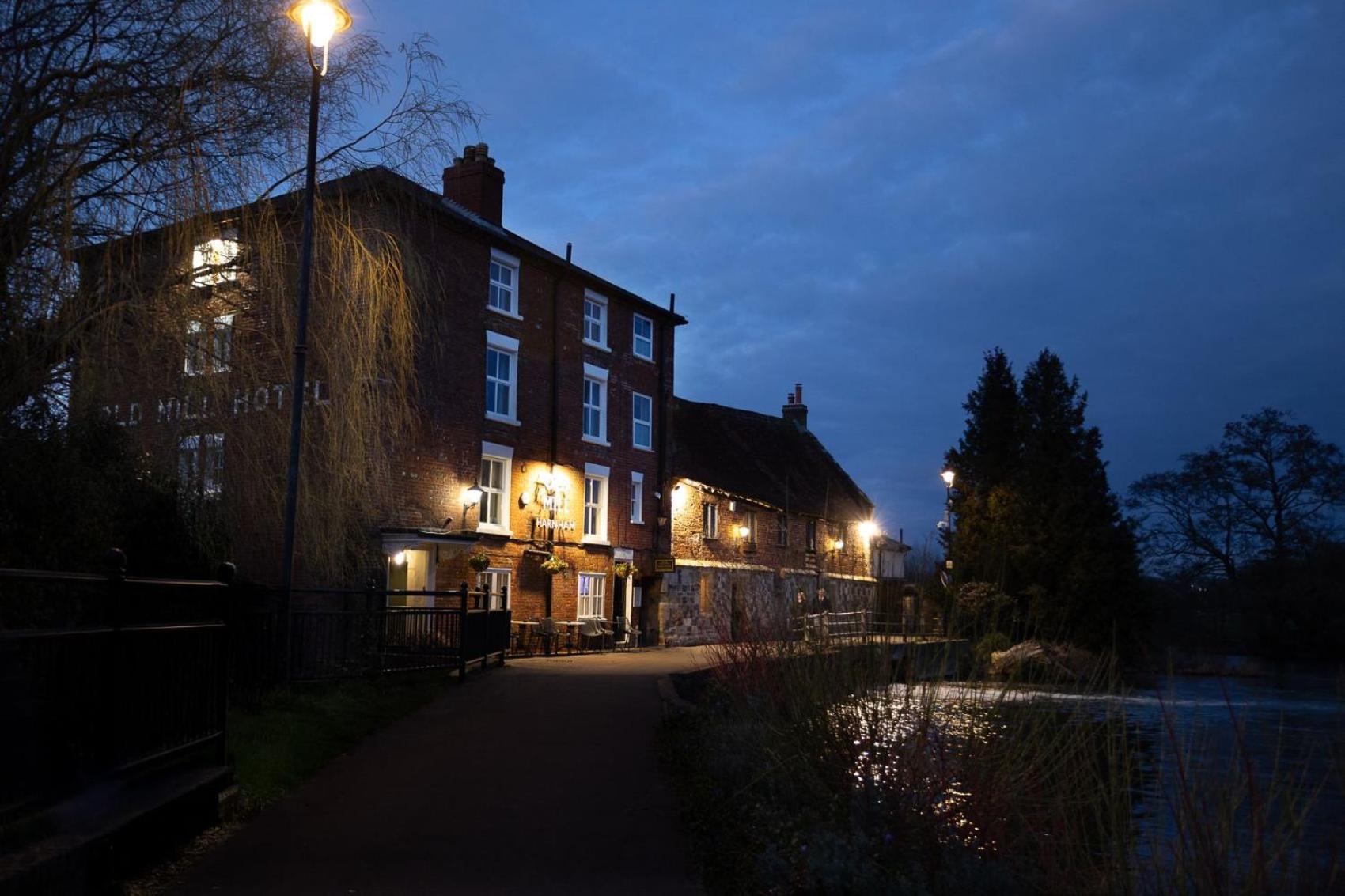 Old Mill Hotel 索尔兹伯里 外观 照片